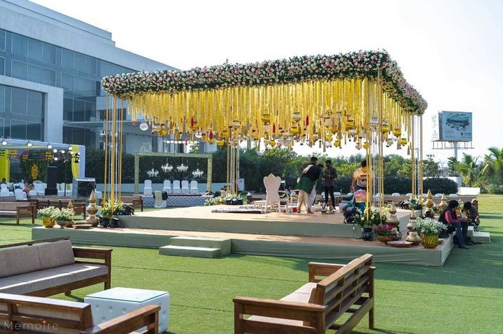 Image gallery marquee